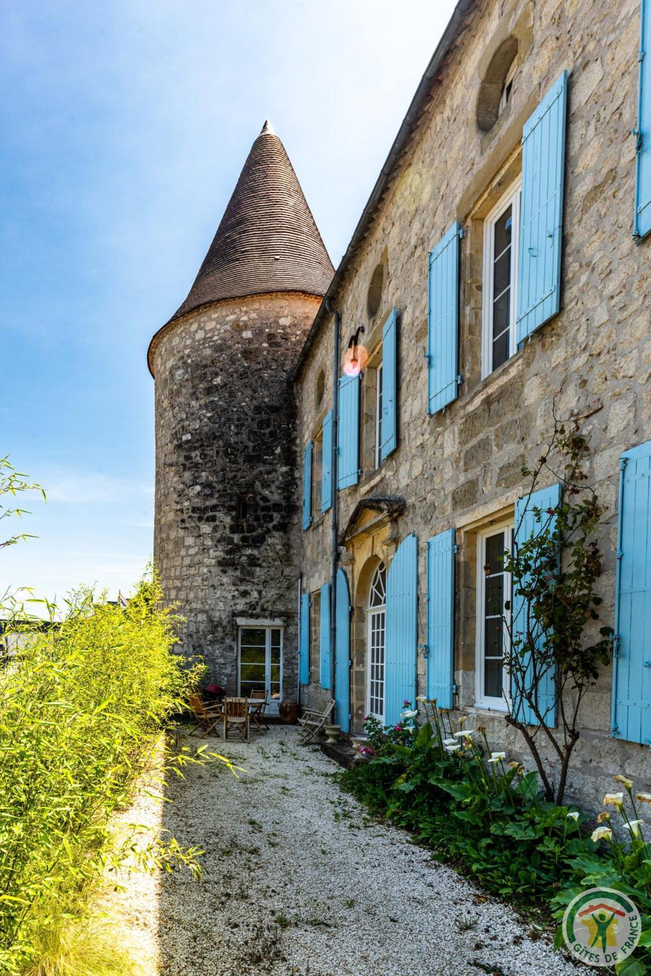 Un Petit Chateau Lauzun Exterior foto
