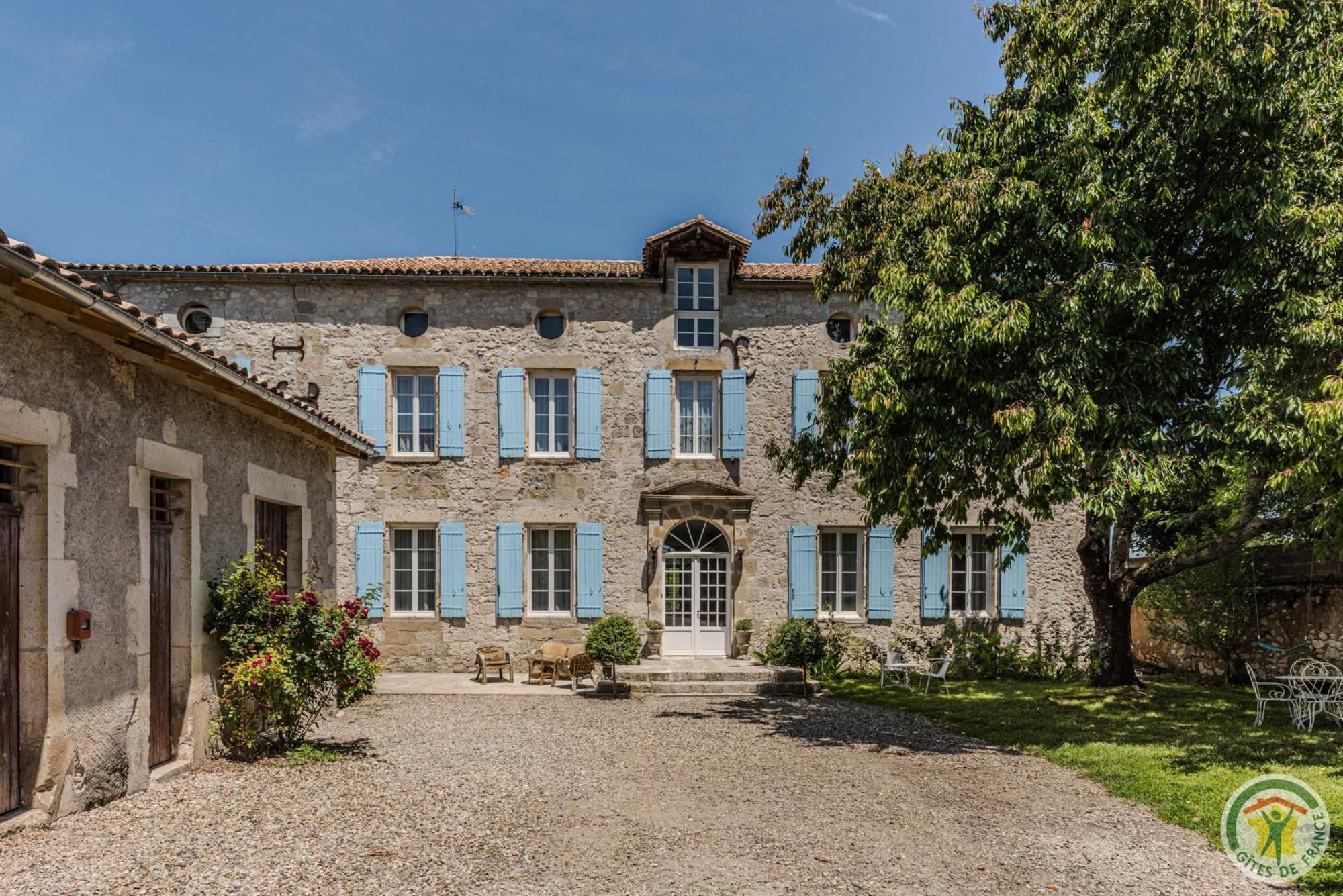 Un Petit Chateau Lauzun Exterior foto